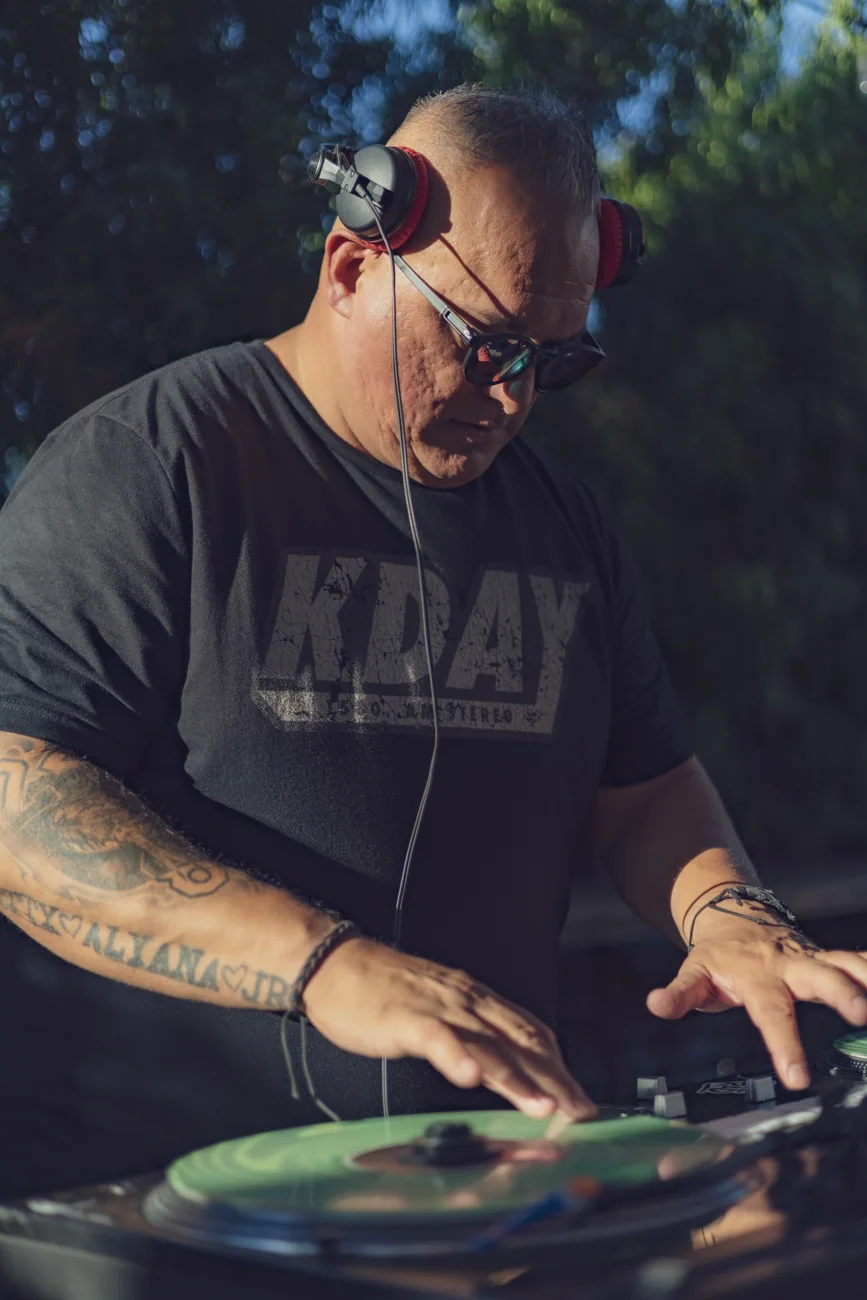 DJ Big Al performing at L.A. Tardeada
